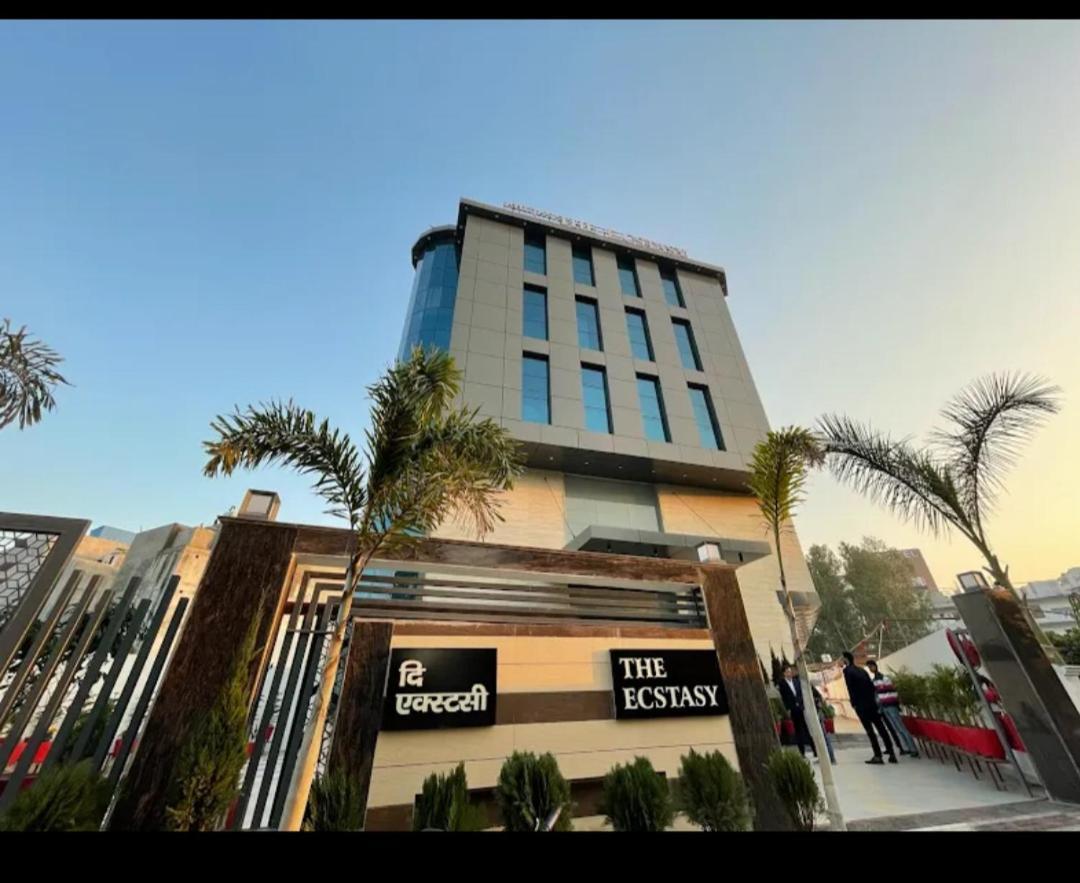 Hotel The Ecstasy Chinhat Exterior photo