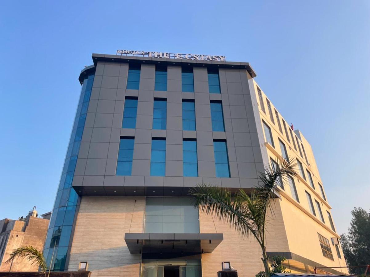 Hotel The Ecstasy Chinhat Exterior photo